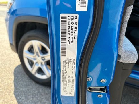 Used 2024 Jeep Compass Sport image 15