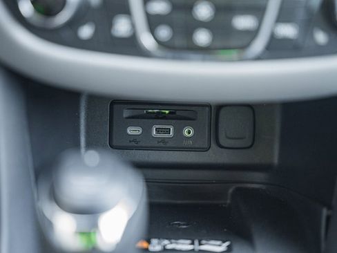 Used 2021 Chevrolet Equinox Premier image 29