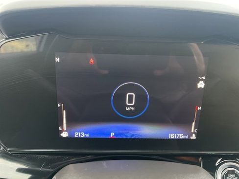 Used 2025 Chevrolet Trax RS w/ Driver Confidence Package image 21