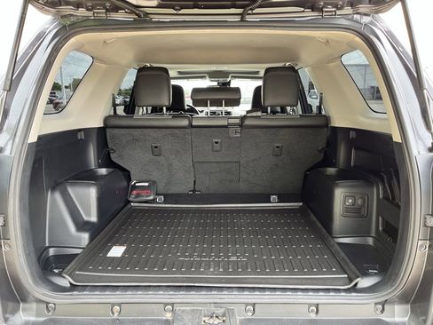 Used 2023 Toyota 4Runner SR5 Premium w/ Moonroof Package RWD image 28