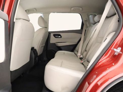 Used 2025 Nissan Rogue SV FWD image 28