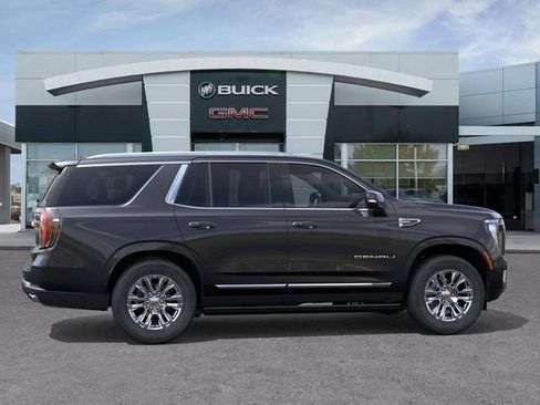 Used 2026 GMC Yukon Denali w/ Sun & Power Step Package AWD/4WD image 5