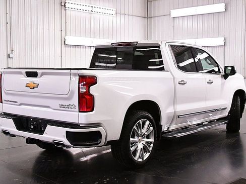 Used 2023 Chevrolet Silverado 1500 High Country w/ High Country Premium Package image 7