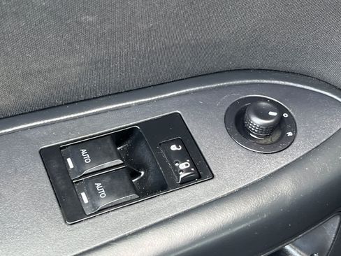 Used 2013 Dodge Challenger SXT RWD image 13