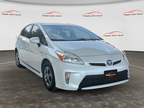 Used 2013 Toyota Prius Two FWD image 5