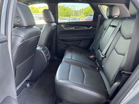 Used 2022 Cadillac XT5 Premium Luxury w/ Technology Package AWD/4WD image 11