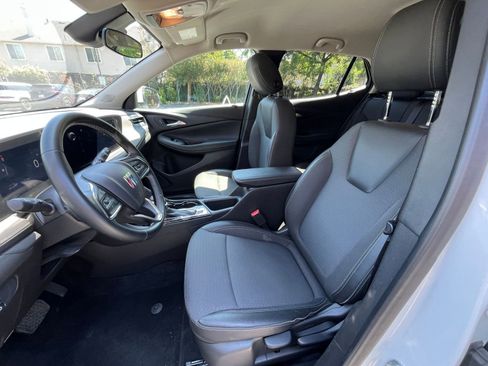 Used 2025 Buick Encore GX Preferred FWD image 25