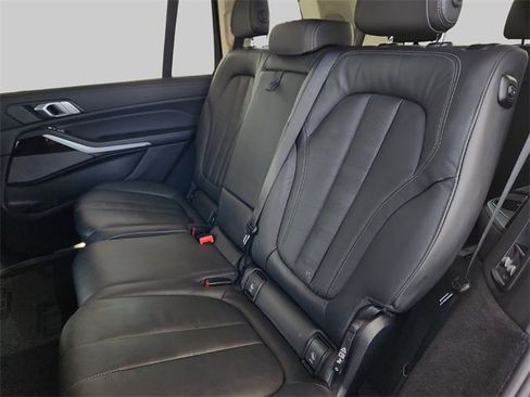 Used 2021 BMW X7 xDrive40i w/ Premium Package image 33