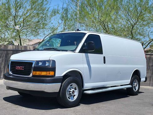 Used 2024 GMC Savana 2500 w/ Driver Convenience Package RWD image 4
