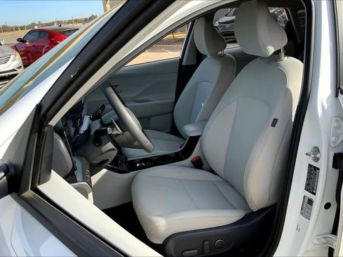 Used 2025 Hyundai Kona SEL image 7