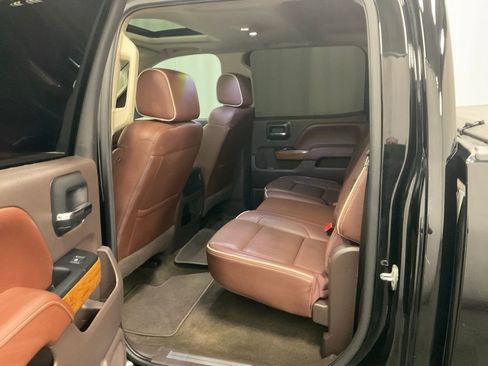 Used 2017 Chevrolet Silverado 1500 High Country AWD/4WD image 34
