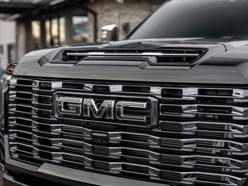 Used 2026 GMC Sierra 3500 Denali Ultimate image 27