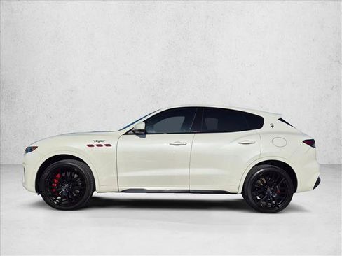 Used 2022 Maserati Levante Trofeo AWD/4WD image 8
