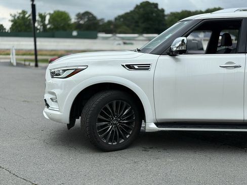 Used 2024 INFINITI QX80 Sensory w/ All-Season Package AWD/4WD image 11