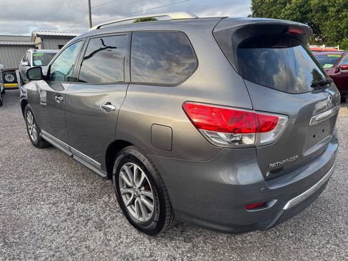 Used 2015 Nissan Pathfinder SL w/ SL Tech Package FWD image 5