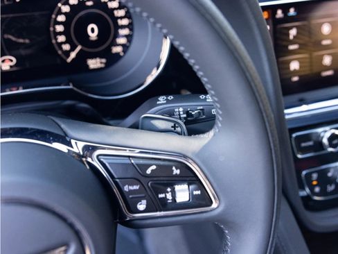 Certified 2024 Bentley Bentayga Extended Wheelbase image 46