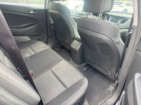 Used 2017 Hyundai Tucson SE AWD/4WD image 6
