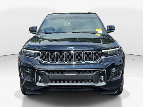 Used 2023 Jeep Grand Cherokee Overland w/ Luxury Tech Group IV AWD/4WD image 8