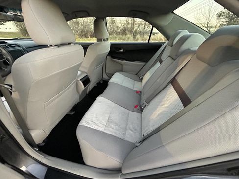 Used 2014 Toyota Camry LE image 13