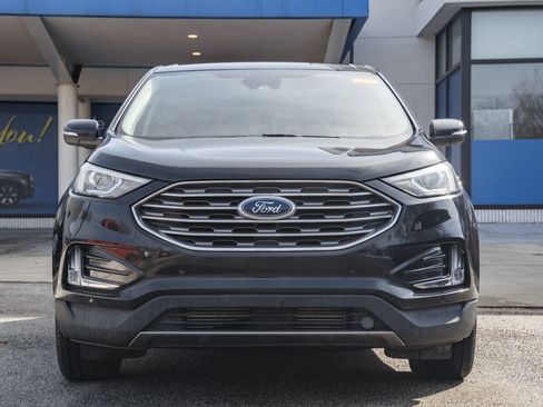 Used 2022 Ford Edge Titanium image 2