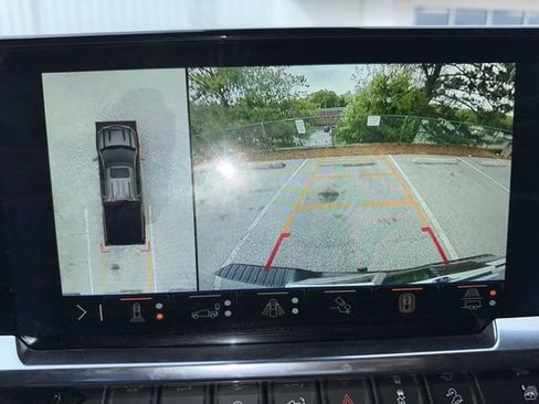 Used 2024 Chevrolet Silverado 1500 LT Trail Boss w/ Convenience Package II image 35