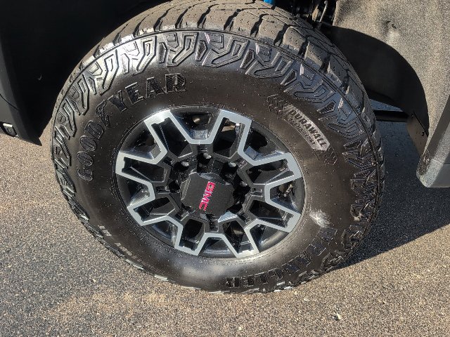 Used 2024 GMC Sierra 2500 AT4X AWD/4WD image 20