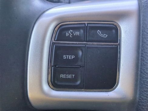 Used 2014 Dodge Grand Caravan SXT w/ UConnect Hands-Free Group image 25