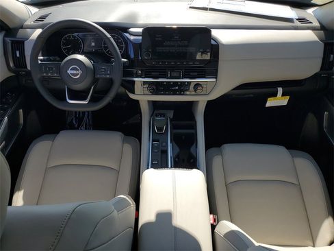 New 2025 Nissan Pathfinder SL w/ Black Appearance Package image 7