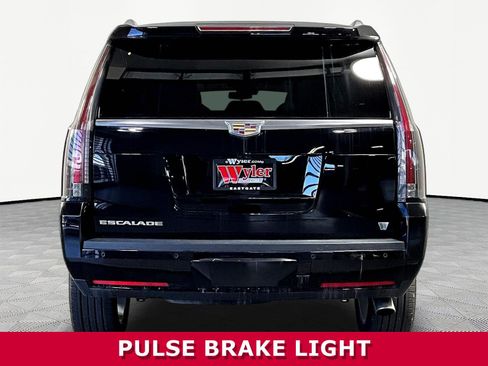 Used 2020 Cadillac Escalade Premium Luxury AWD/4WD image 5