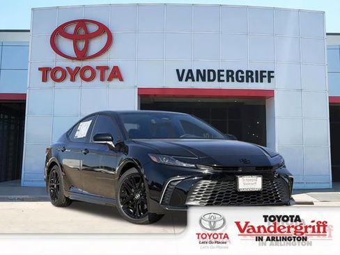 New 2026 Toyota Camry SE image 1