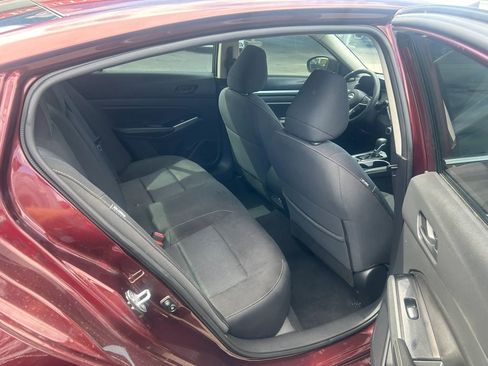 Used 2023 Nissan Altima 2.5 SV AWD/4WD image 7