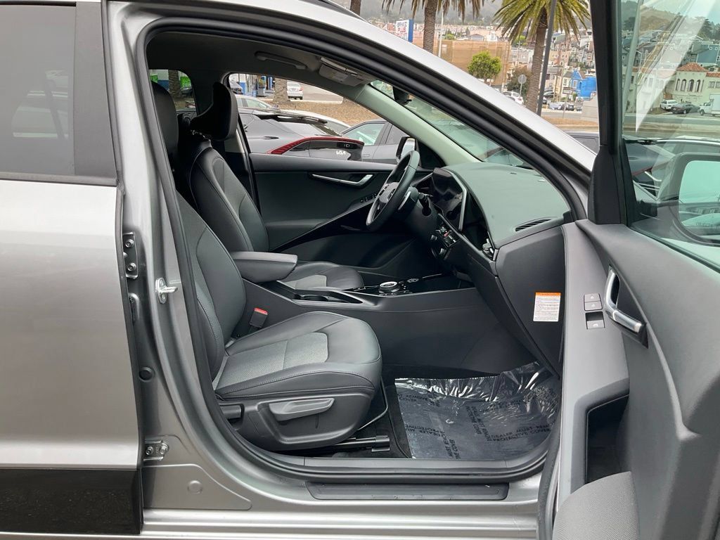 Used 2024 Kia Niro Wind FWD image 61