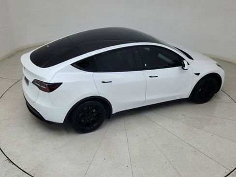 Used 2021 Tesla Model Y Long Range image 83