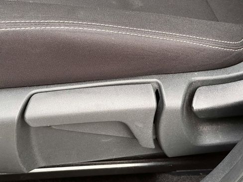 Used 2024 Nissan Rogue S image 14