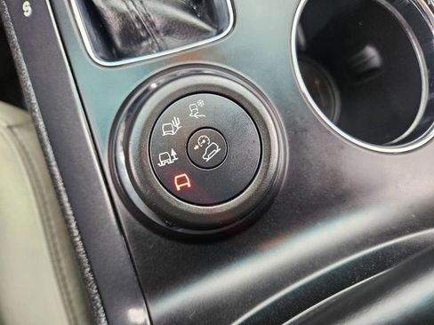 Used 2016 Ford Explorer Platinum image 24