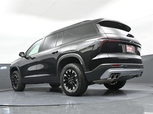 Used 2024 Chevrolet Traverse Z71 w/ Enhanced Driving Package AWD/4WD image 32