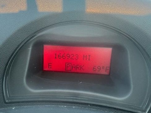 Used 2006 Pontiac Grand Prix GXP w/ Sun And Sound Package FWD image 11