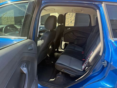 Used 2017 Ford Escape SE w/ SE Cold Weather Package AWD/4WD image 27