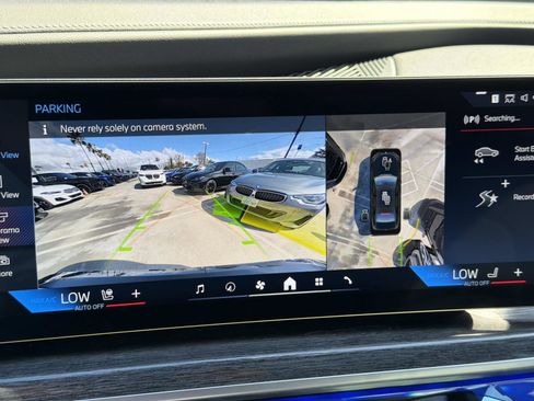 Used 2025 BMW i7 M70 w/ Executive Package image 28