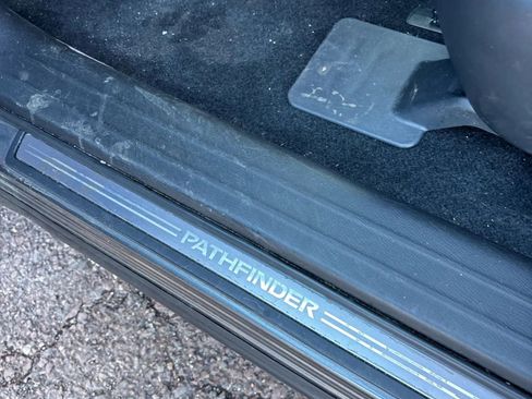 Used 2020 Nissan Pathfinder Platinum image 26