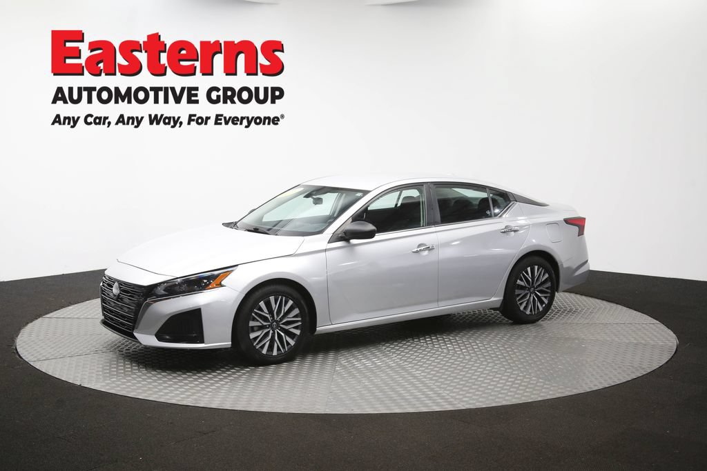 Used 2024 Nissan Altima 2.5 SV FWD image 59