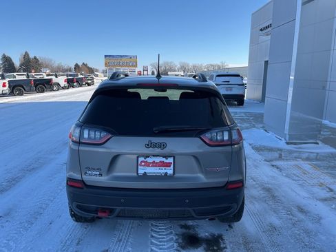 Used 2021 Jeep Cherokee Trailhawk image 6