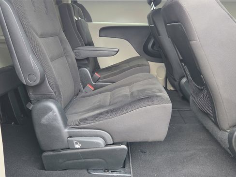 Used 2017 Dodge Grand Caravan SE w/ Power Window Group image 17