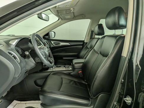 Used 2019 Nissan Pathfinder SL AWD/4WD image 17