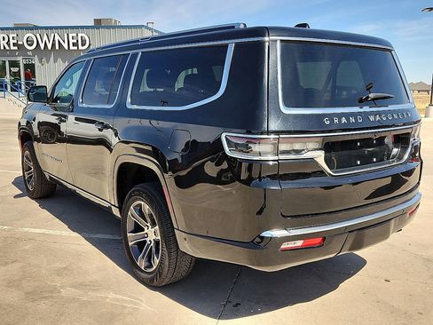 Used 2024 Jeep Grand Wagoneer L 4WD image 2
