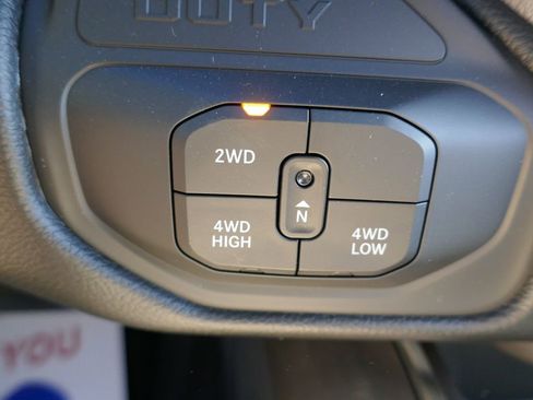 New 2026 RAM 2500 Laramie AWD/4WD image 25