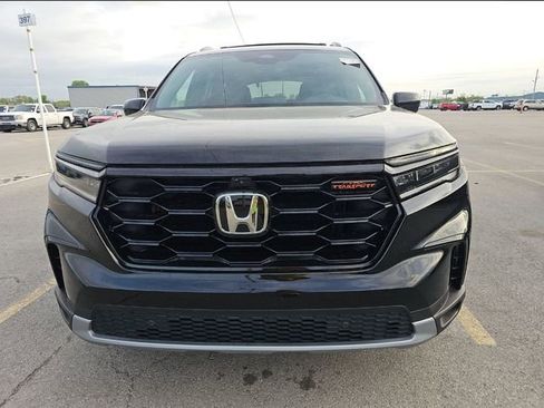 Used 2024 Honda Pilot TrailSport image 7
