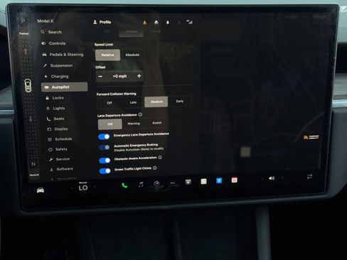 Used 2022 Tesla Model X image 27