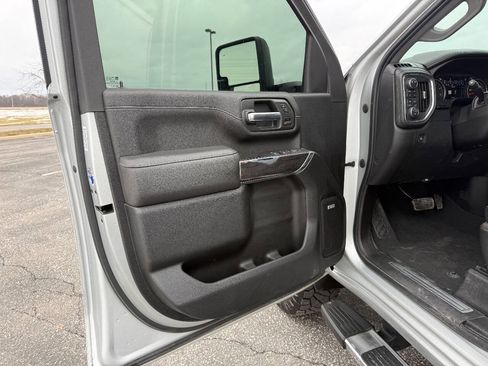 Used 2020 Chevrolet Silverado 2500 LTZ w/ LTZ Premium Package image 12