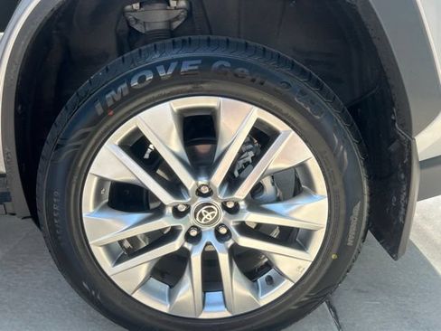 Used 2024 Toyota RAV4 XLE Premium w/ Weather Package AWD/4WD image 19